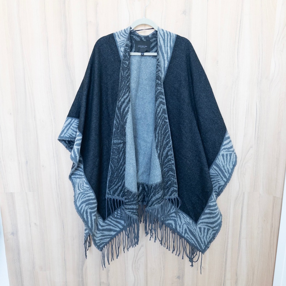 Marc New York Womens Poncho OS Gray Zebra Print Fringe Open Front Wrap Cozy Warm
